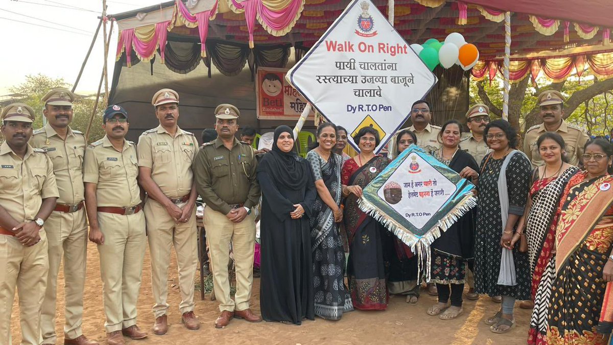 SameerC10028324's tweet photo. रस्ता सुरक्षा अभियान २०२३@MMVD_RTO Dy.RTO ,पेण कार्यालयमार्फत पेन शहारामध्ये मकरसंक्रांती निम्मित शहरामधून पायी रस्ता सुरक्षा रॅली काढून पेणवासीयाना रस्ता सुरक्षाचे आव्हान करण्यात आले,रॅलीचा समारोप रस्ता सुरक्षाची पतंग उडवुन करण्यांत आले.
#RoadSafetyWeek2023     #MMVD_RTO https://t.co/1ctKK7rG3F