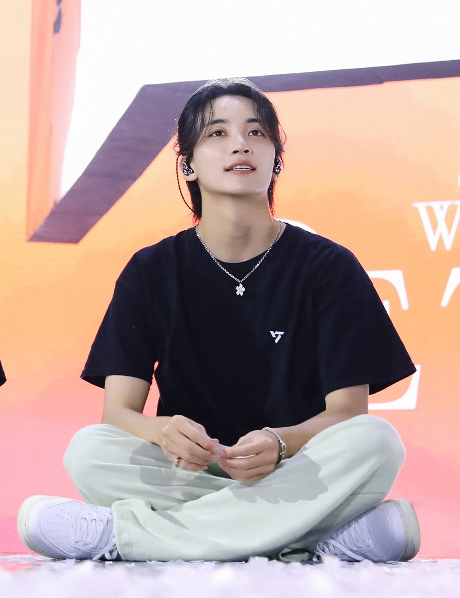 까망:) tweet media