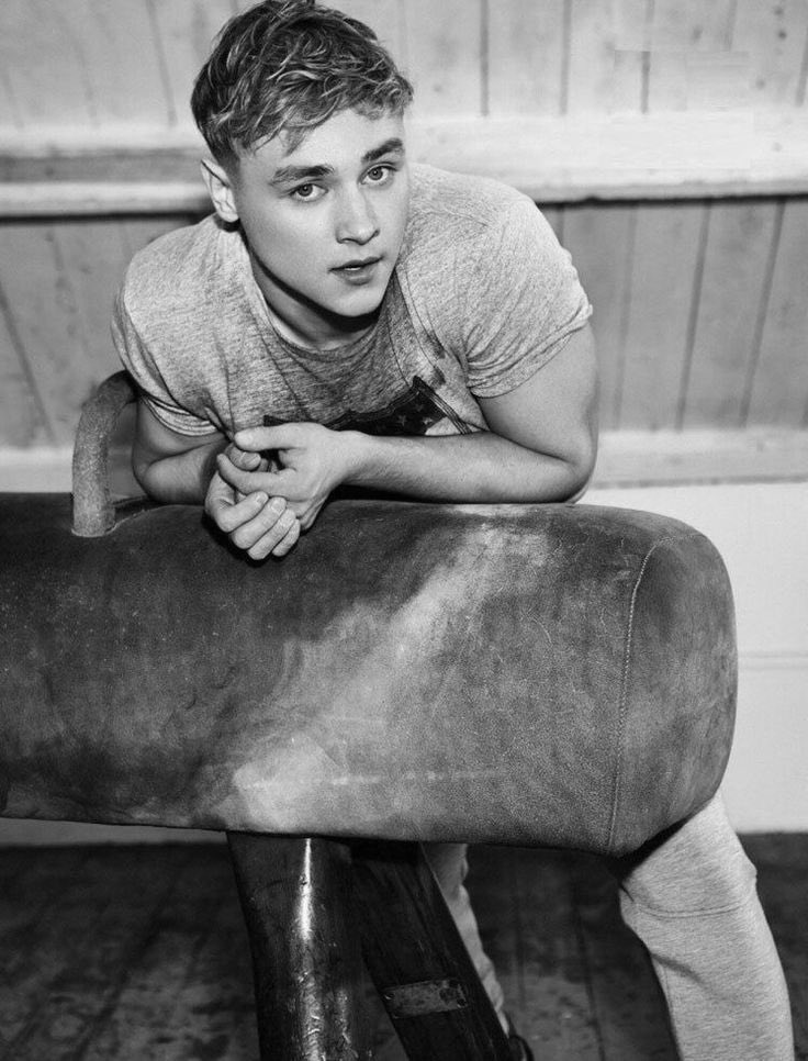 ✧

 　 　　 *　　 * ⋆ 　 .
 · 　　 ⋆ 　　　 ˚ ˚ 　　 ✦
 　 ⋆ · 　 *
 　　　　 ⋆ ✧　 　 · 　 ✧　✵
 　 · ✵

             #sᴇᴅᴜᴄᴛɪᴠᴇsᴜɴᴅᴀʏ