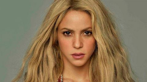 gmnewse's tweet photo. ¿Con quién estás?:

🔃 #Shakira
❤️ #GeradPique https://t.co/SwQ8w7WKqO