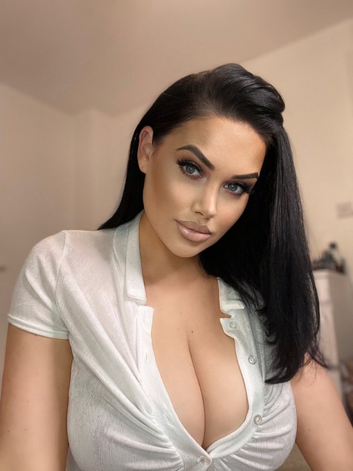 Can you fit them in your mouth??? 🙊 https://t.co/YRf9yEtEWR<a href="/tag/onlyfans"class="tags"><span>#onlyfans</span></a>