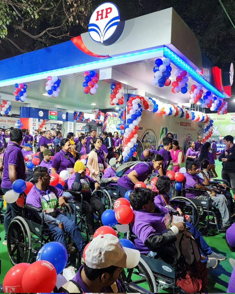 HPCL's tweet photo. Bursting in spirit of  #HarDilMumbai at #TataMumMarathon City of Dreams saw participation of enthusiastic #HPites led by our C&amp;MD &amp; Functional Directors in "Champions with Disability" category.
#HPites push-wheeled 'Differently Abled' participants to complete #TMM2023 dream run. https://t.co/93ql2muZNn