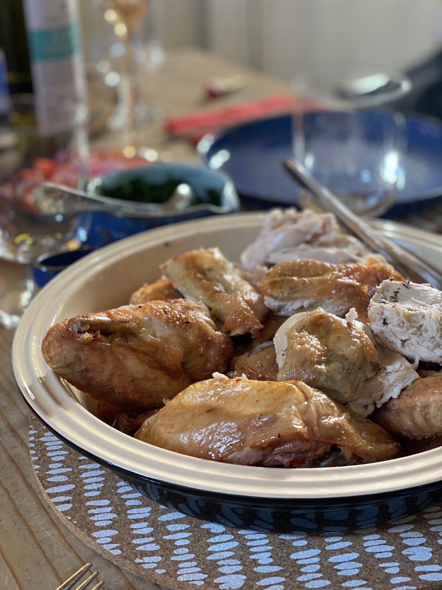 jhowze's tweet image. Loving Sunday lunch at my friend Deb’s ⁦@DebAshWat⁩ ⁦@storyshaoni⁩ ⁦@KarenMcLeod_⁩ ⁦@peckhamshell⁩ #chicken #writinggroup
