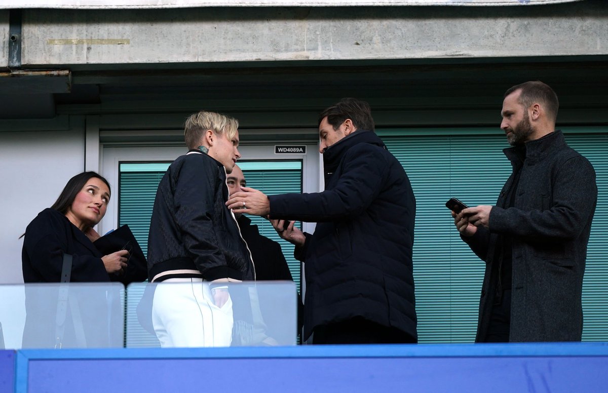 FabrizioRomano's tweet photo. …and here’s Mykhaylo Mudryk now at Stamford Bridge, as expected 🔵📸 #CFC https://t.co/ORT3rJlgjV