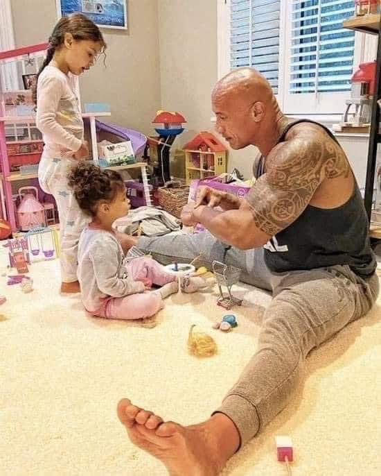 IsskndarAriffin's tweet photo. It doesn’t matter if you’re Dwayne Johnson, the rock. but if your daughter says you’re a princess then you’re a princes 🫅🏻💞 https://t.co/1ODAhYl9G3