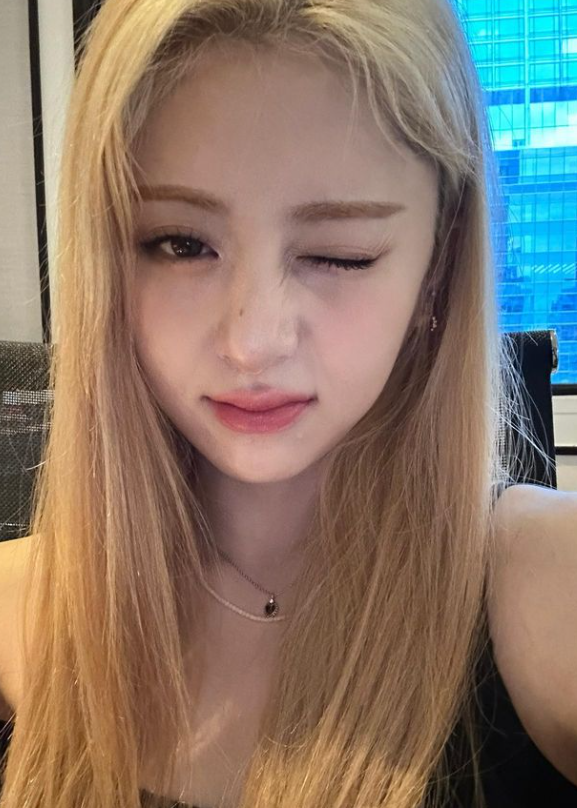 yunjin pics🐍 (@forheoyunjin) / Posts / X