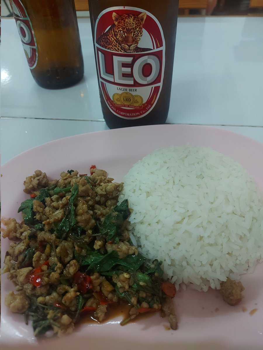 bill_bangkok's tweet image. What&apos;s better than 4000 year old cave paintings? Basic food and beer we&apos;ve all had a million times. #BasicBitches