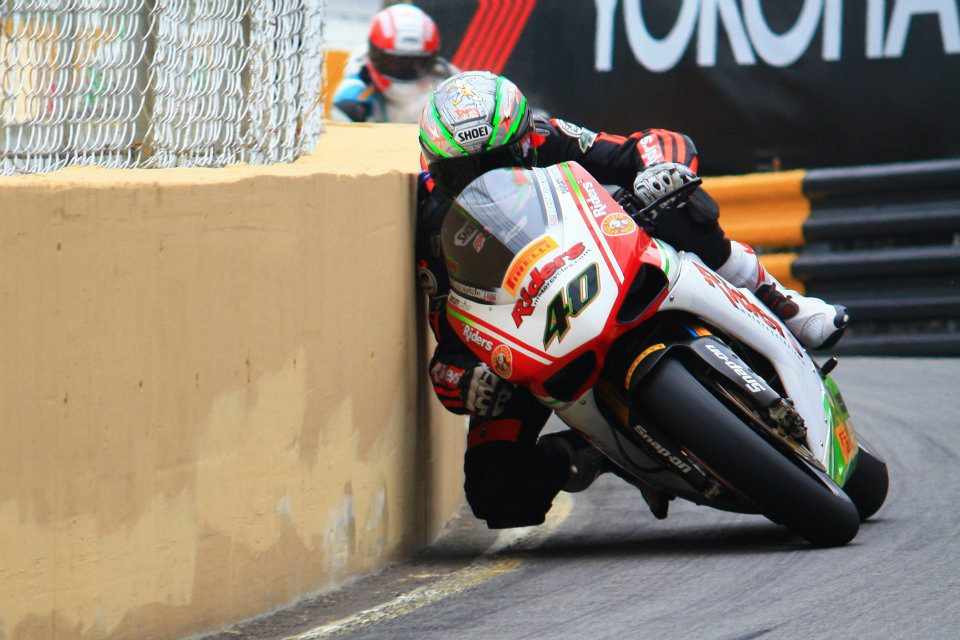 DucatiSPV3's tweet photo. Bit Close 

#macaugp #iomtt #isleofman #nw200 #ducati #Motorsport #motorbike #moto #motorcycles @MacauGPbikes #close https://t.co/gIwyTZbXxA