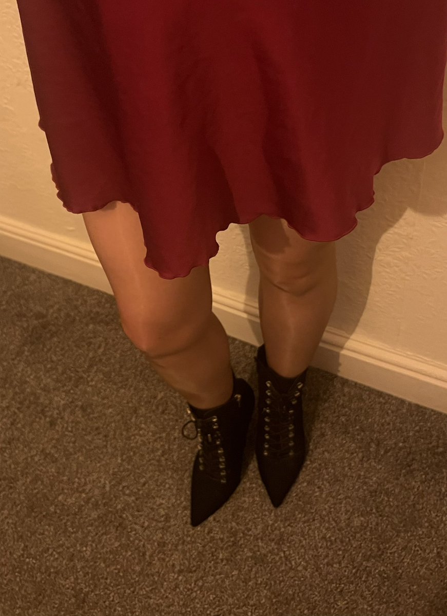 sexy wife on Twitter "Do you want to come lift this up, no panties just my nylons on"
