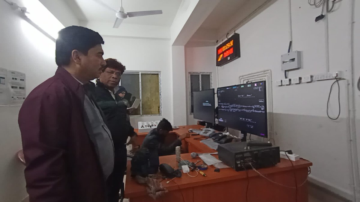 metrorailwaykol's tweet image. #KolkataMetro has successfully completed #ElectronicInterlocking work at DumDum panel on 15.01.2023 which will enhance commuters safety and increase operational flexibility of #MetroRailway.This has been done without hampering commercial services on the Blue Line.#youngkolkatans