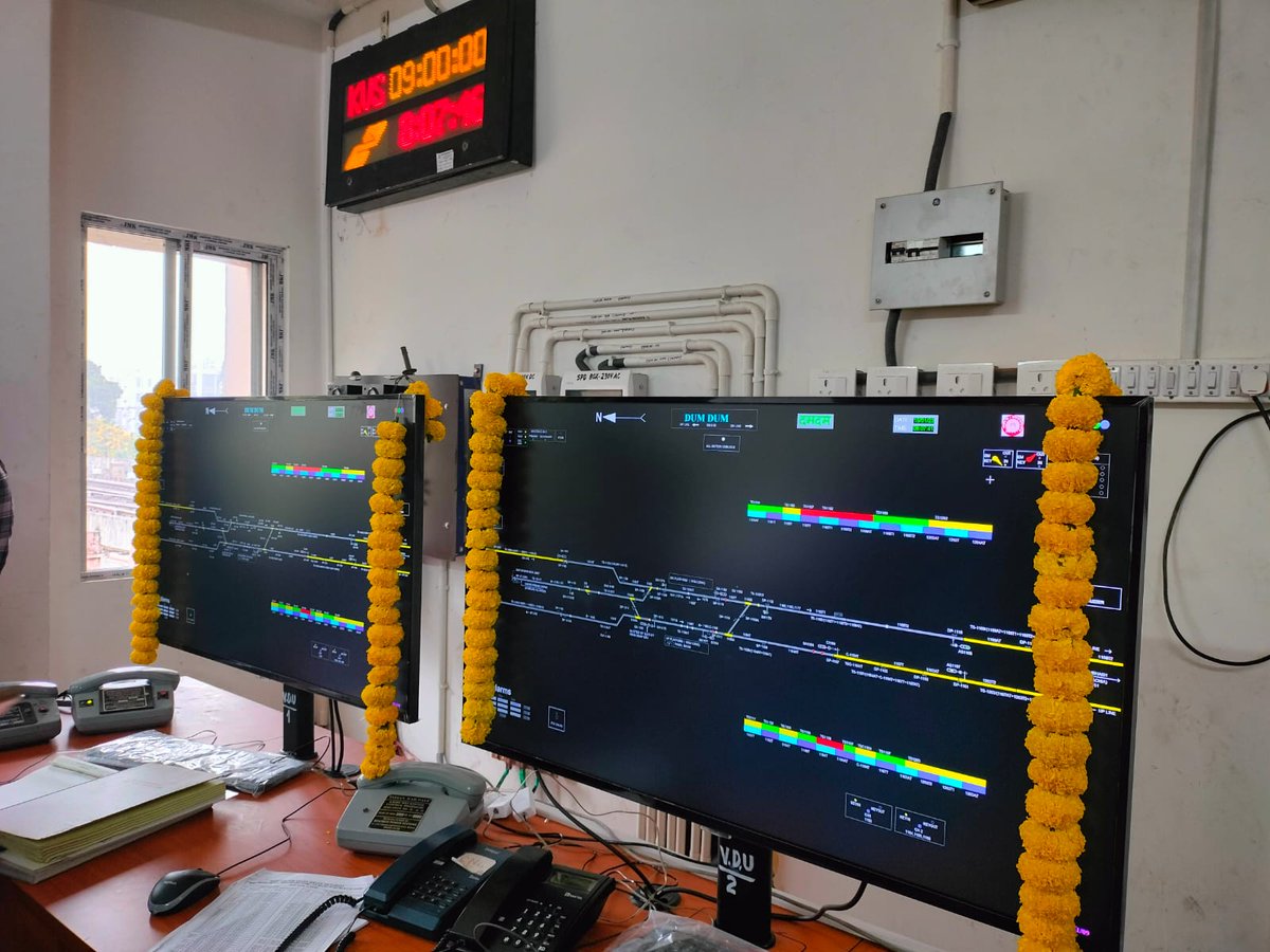 metrorailwaykol's tweet image. #KolkataMetro has successfully completed #ElectronicInterlocking work at DumDum panel on 15.01.2023 which will enhance commuters safety and increase operational flexibility of #MetroRailway.This has been done without hampering commercial services on the Blue Line.#youngkolkatans