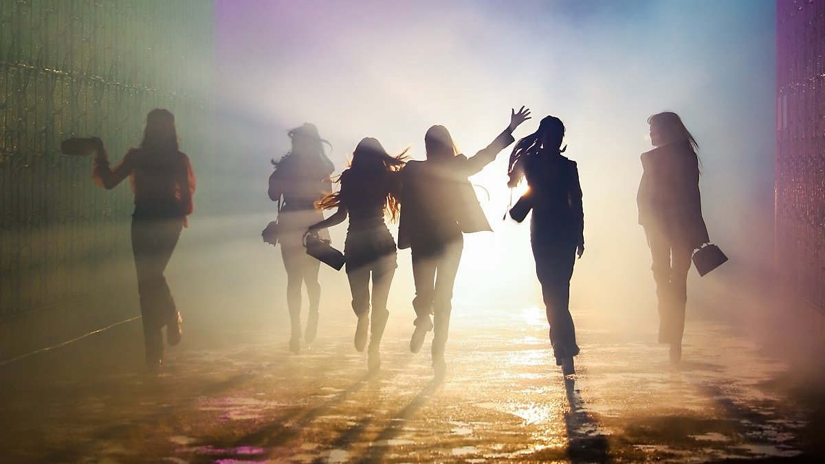yujugcfs's tweet photo. always with you 🫶🏻 #8ternityOfGFRIEND https://t.co/0ng7S2whIC