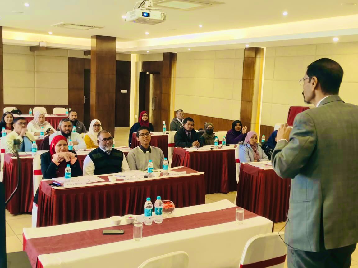 NCGG_GoI's tweet photo. 1/3 🇲🇻🇮🇳

Day 7 of CBP for civil servants of Maldives. Prof. K.M.Pathi, former faculty, IIIT Delhi took two sessions. One on relevance of emotional intelligence in personal &amp; professional lives &amp; the other on identifying positive emotional factors of motivation for efficiency. https://t.co/hZwfZKfNoV