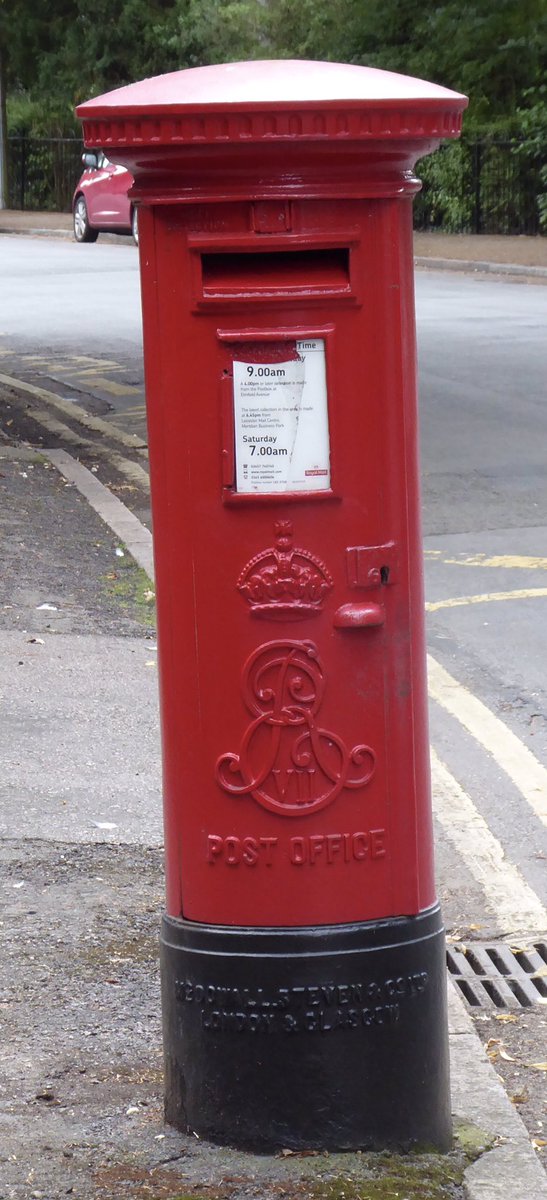 leicsoralhist's tweet photo. #PillarBoxes Have v recently discovered Leicester has an Edward VIII pillar box. That makes a complete set of monarchs in the city, four of which are pictured here. Charles III cypher to come soon, I guess. https://t.co/7pJHKlICP9
