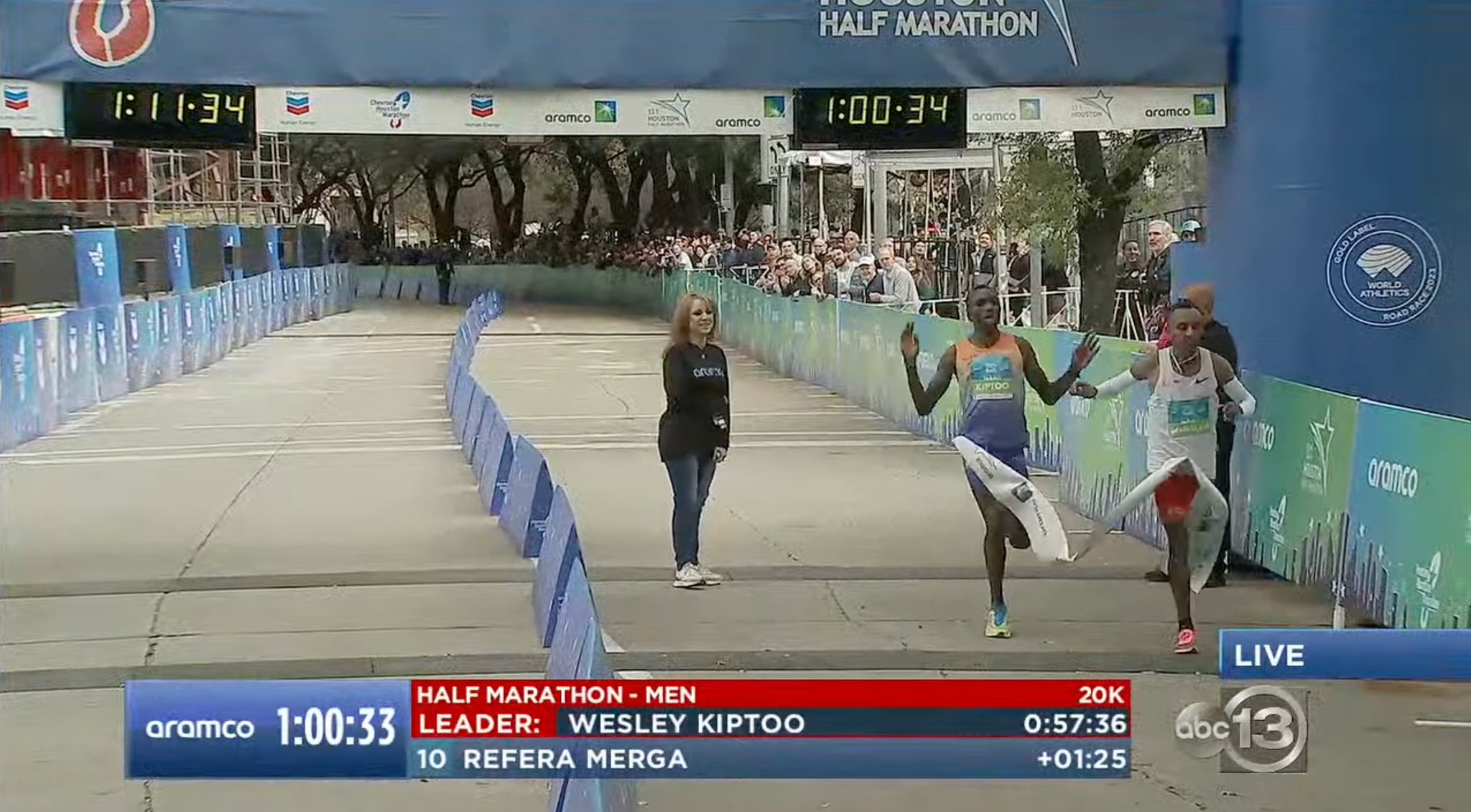 aw-on-twitter-a-photo-finish-at-the-houston-half-marathon-between