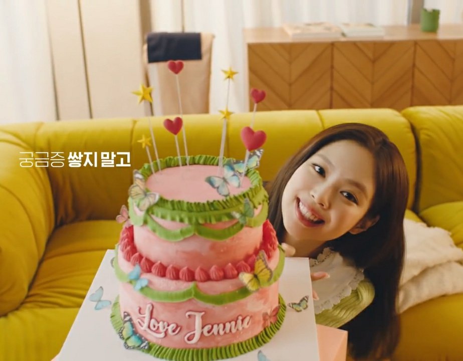 If you see this tweet, greet her a happy birthday in your native language.

JENNIE RUBY JANE DAY
#TheIconJENNIEDay
#오늘생일인_걔가_나야_제니