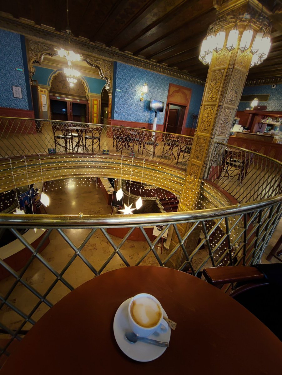 I love this historical movie theater... !

#uranianationalfilmtheater
#movie #theater #cinema #cafe #coffee 
#travelling #Budapest

#映画館 #コーヒー
#旅 #ブダペスト

#photography 
#photobyme💜