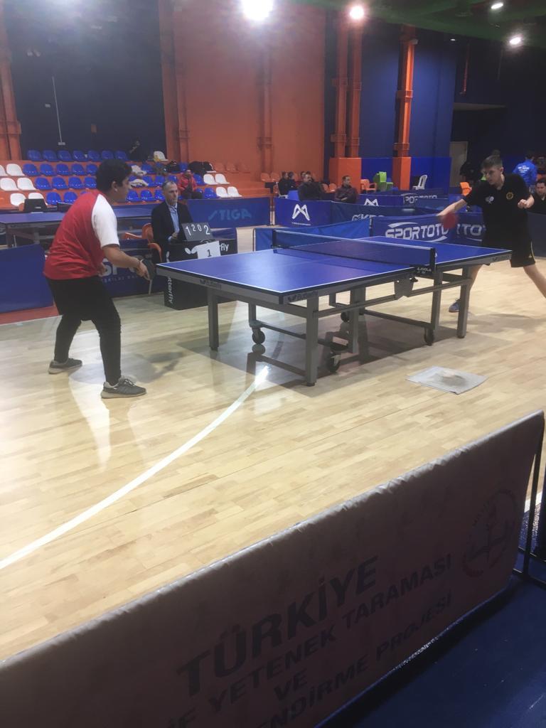 13-15 Ocak'ta Mersin’de yapılan genç erkekler masa tenisi müsabakalarında Hatay Milli İrade AİHL grubunda 3. olarak 11-13 Şubatta Sinop’ta yapılacak Türkiye şampiyonasına katılacaktır. Emeği geçen herkese çok teşekkür eder, başarılar dileriz.
<a href="/tcmeb/">Millî Eğitim Bakanlığı</a>
@seyitalibuyuk
<a href="/AhmetTecimen/">Ahmet Tecimen</a>