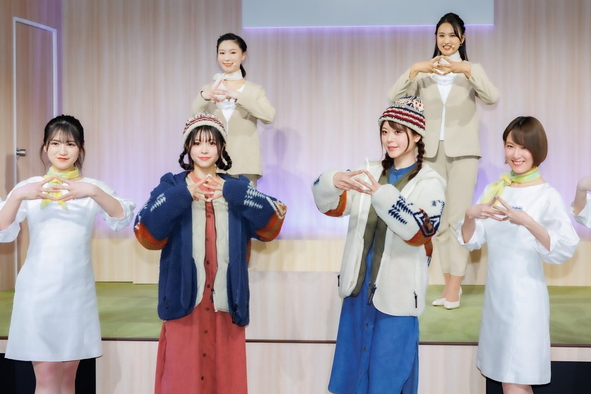 nna_nanase's tweet photo. #SUZUKIブース フィナーレ！💛
みんなでSUZUKIマークしたよ☺️

来月のオートメッセもSUZUKIさまのブースに立たせていただきます✨

また来月だね〜🤭🧡

#東京オートサロン2023 https://t.co/vkT6XeK8yH