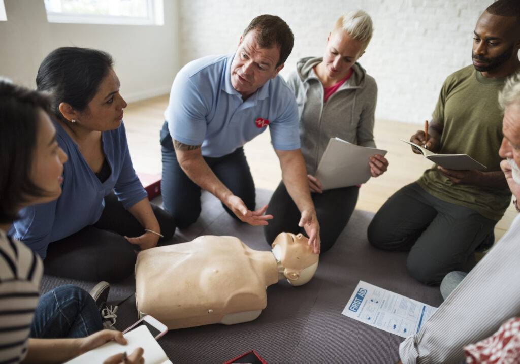 RedCrossTN's tweet image. Training Services is a division of the American Red Cross with the mission to educate our community in lifesaving procedures. Our services include training courses for CPR and AED, First Aid, Babysitting, Water Safety, and more. rdcrss.org/3vQ07nk. #redcrosstraining