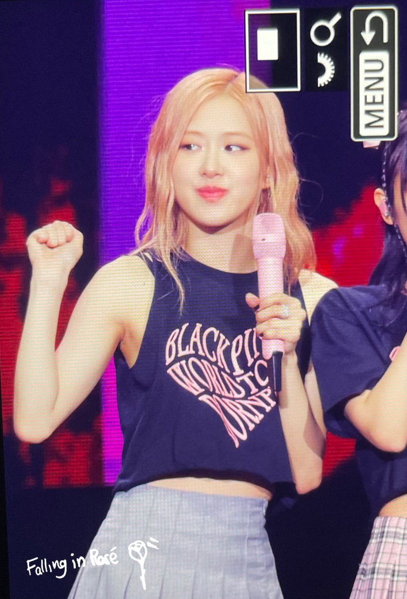 FALLING IN ROSÉ tweet media