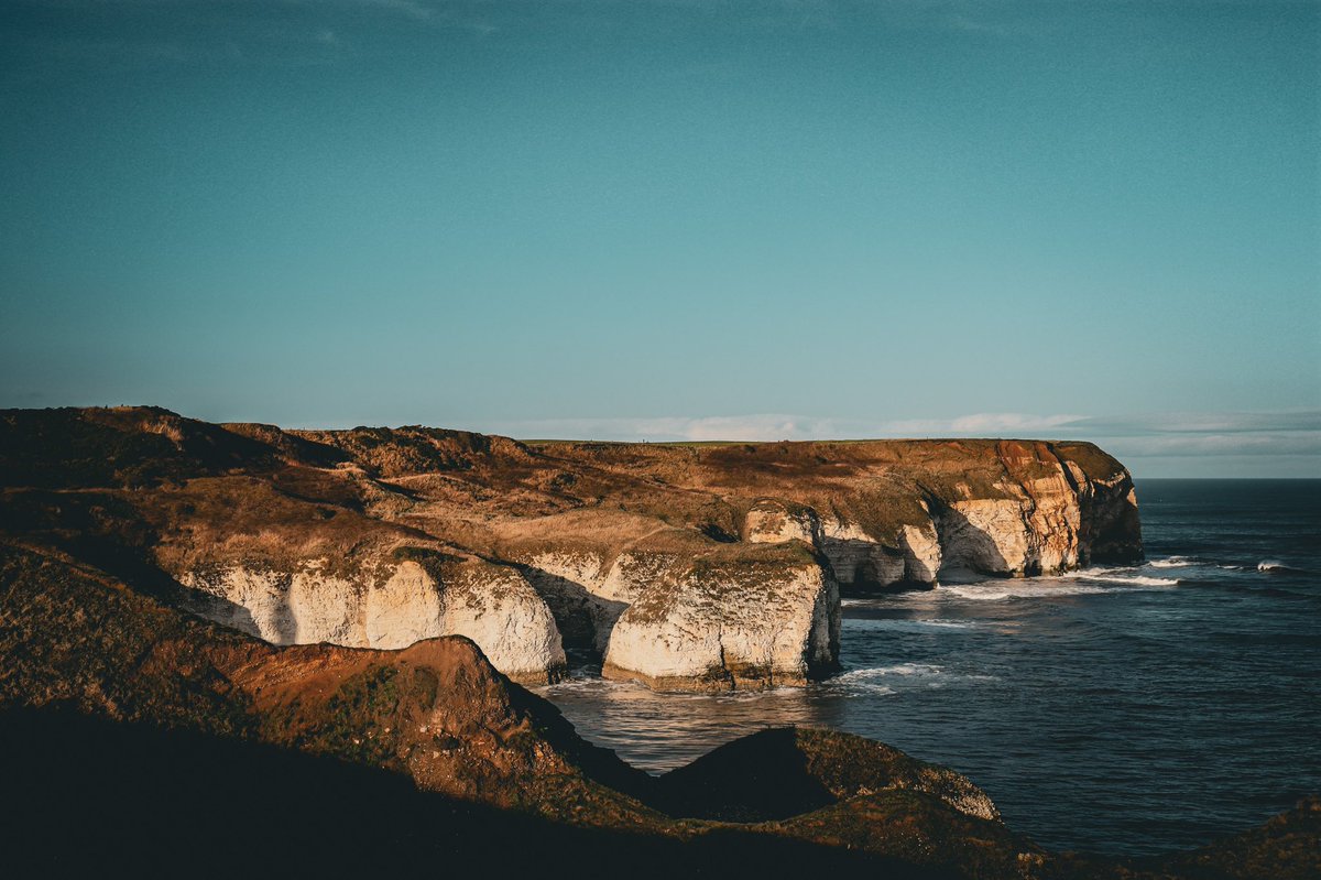 YorksPhoto's tweet image. The view over to North Landing #Yorkshire #flamborough #landscapephotography #yorkshirecoast #NorthYorkshire #visityorkshire