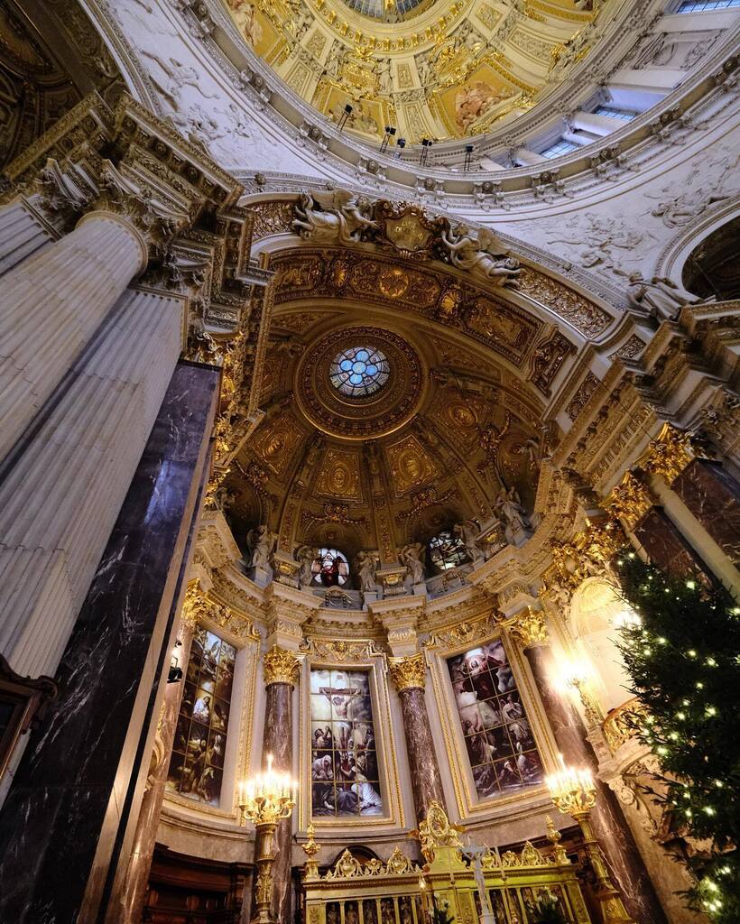 .
荘厳ここに極まれり

———
#xs10 #fujifilm #xf1024 
#berlincathedral  #berlin #germany #berlinerdom
#ベルリン #ドイツ #ベルリン大聖堂 instagr.am/p/CncD8oov5Hw/