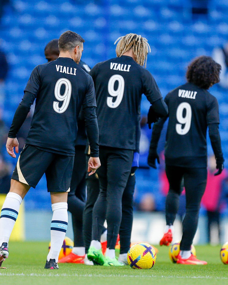 IFTVofficial's tweet photo. “When the ball hits the back of the Old Trafford net, that’s Vialli”

Chelsea club and fans paid tribute to Gianluca Vialli today at Stamford Bridge ahead of their match vs Crystal Palace 💙 https://t.co/8EIF5P81IU