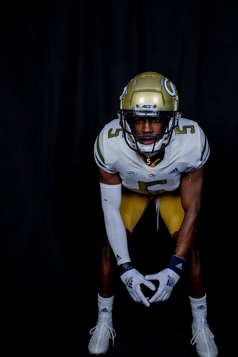ChristianP2024's tweet photo. Enjoyed my day yesterday definitely will be back 🐝🐝 #404 @_CoachThacker #georgiatech https://t.co/gkI6a9v0cE
