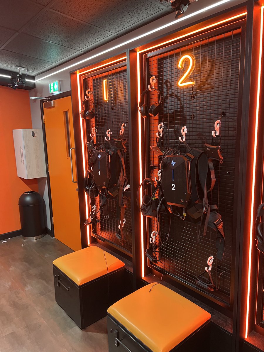 StringerSport's tweet photo. Had a cracking time ⁦@roamdomeXR⁩ in Thurmaston today.

The VR game experience is SOOOOOOOOOO good, go check it out. 

Thanks Dylan &amp; Adam for looking after us 😍 https://t.co/orLlPQir7P