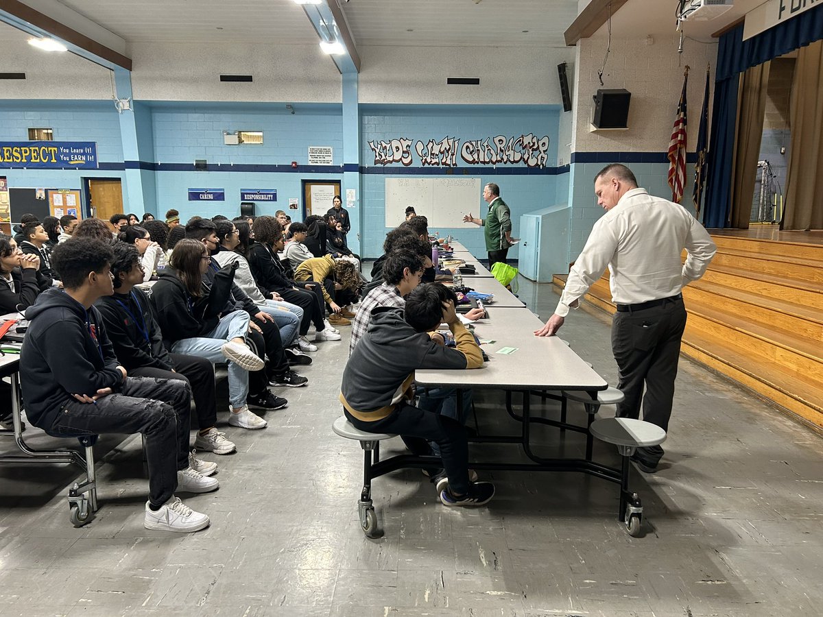 Thank you Mr. Caroscio & Mr. Wilson for coming to @FordsMiddleWTSD to talk with our 8th graders about high school scheduling! @DrParry_JFKMHS @CharliMolnar