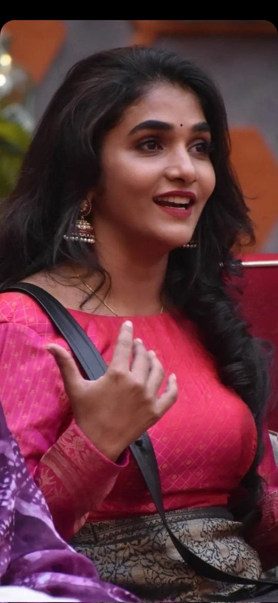 Arviyan143's tweet photo. HBD QUEEN DIVYA URUDUGA https://t.co/yOo4INzUs0