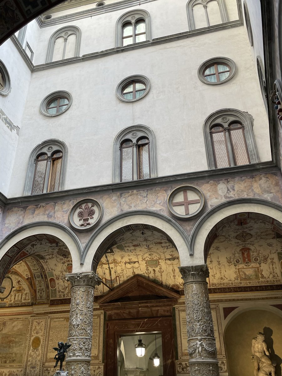 ALLTHELOVEALEX's tweet photo. first week in florence https://t.co/53XJKMHl1t