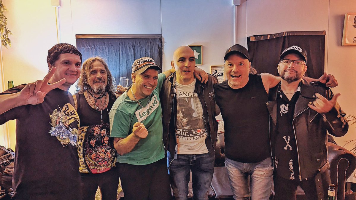 “El rocanrol no morirá jamás”
La Renga + Los Gardelitos + Fundamentalistas, ayer en Mercedes. Así empezó el año.
📷 <a href="/MambruOk/">Matías</a>