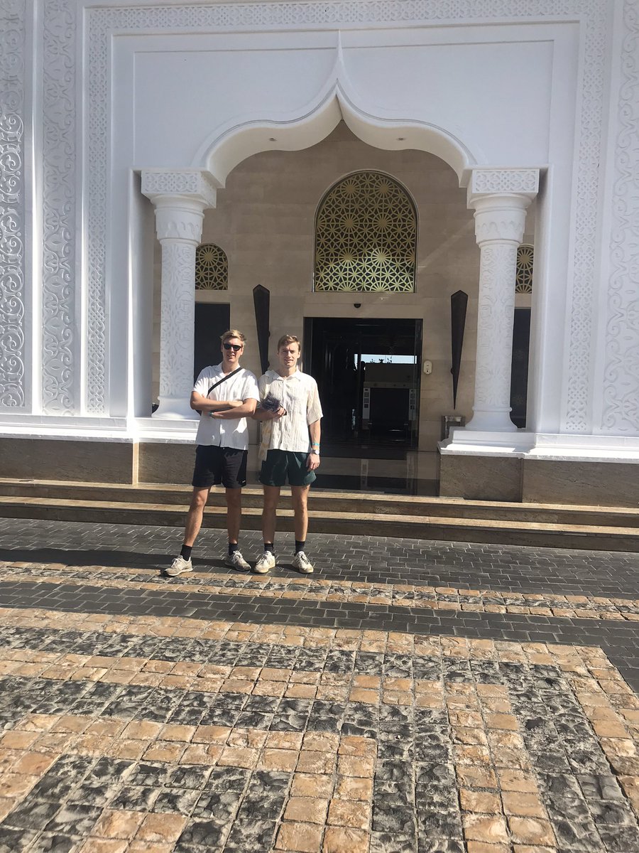 En krig mellem Jencel og Atlantis Rejser er i gang - men hvor slemt er der på Sunrise Arabian Beach Resort i Egypten? Det er vi i “Danmarks Mindste Nyheder” taget ned for at undersøge! Vi sender herfra hele ugen på <a href="/24syv/">24syv</a>. #dkmedier