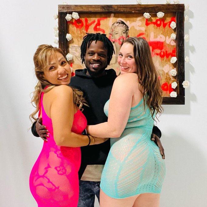 I had a wonderful time last night with @LupeMicha and @AzhotwifeXXX these  beautiful ladies know how<a class="tags" href="/tag/lupemicha">@lupemicha</a><a href="/tag/mvsales"class="tags"><span>#mvsales</span></a>