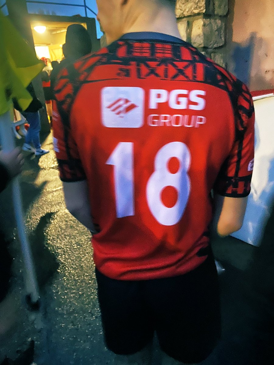 Félicitations à tous les jeunes #U16 du groupe #alamercery <a href="/RouenNdieRugby/">Rouen Normandie Rugby</a> pour cette #victoire méritée 💪🏉. 
#clindoeil aux <a href="/PompiersFR/">Pompiers de France</a> avec ce beau #maillot #rouge porté par mon #fils 🤩🚒 #18 #112