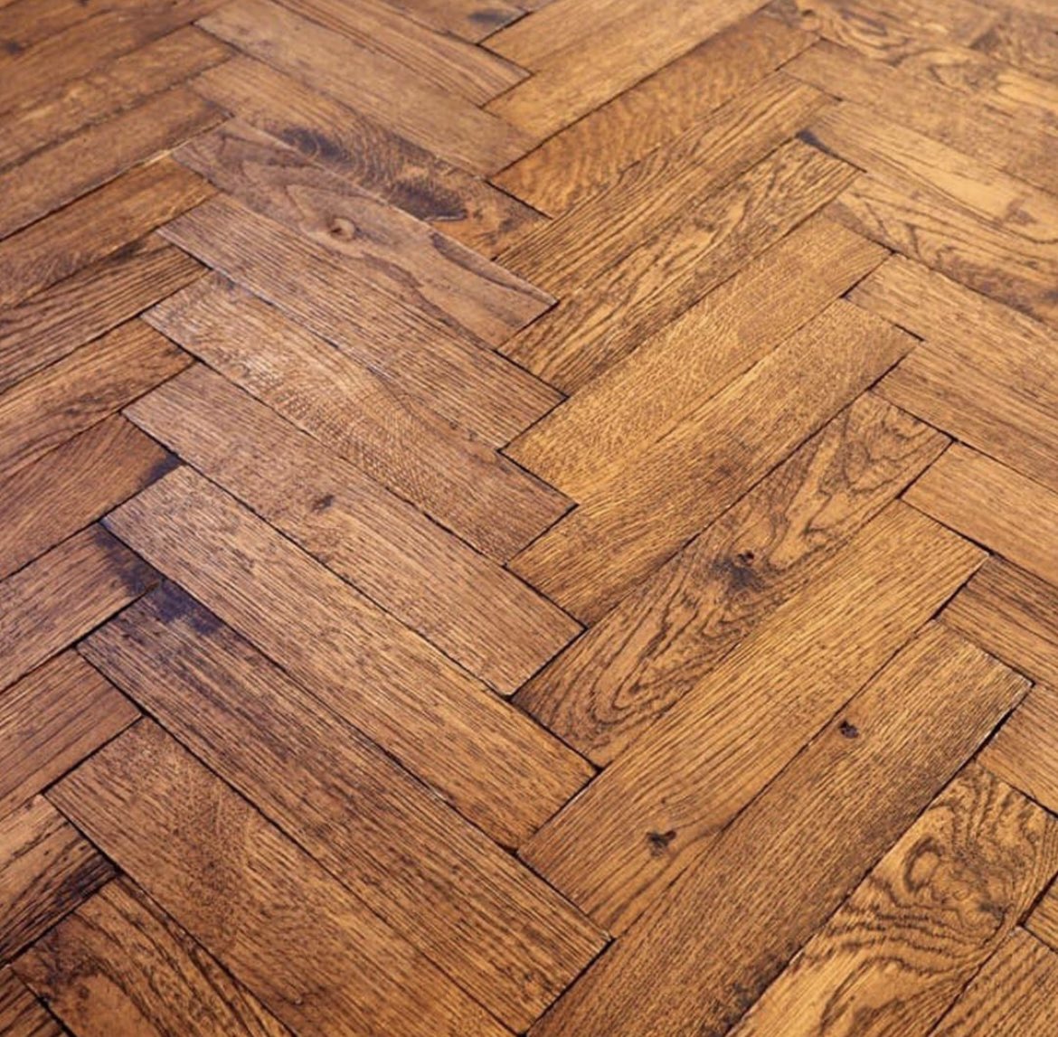 GreyspaceFloors's tweet photo. Throw back to your old school floors.

We're in love with this gorgeous distressed Parquet block finished with an Old English stain. 😍 This block is prefect for a period property or if you are just looking for a rustic look in a new renovation. https://t.co/JpXwEJ62W1
