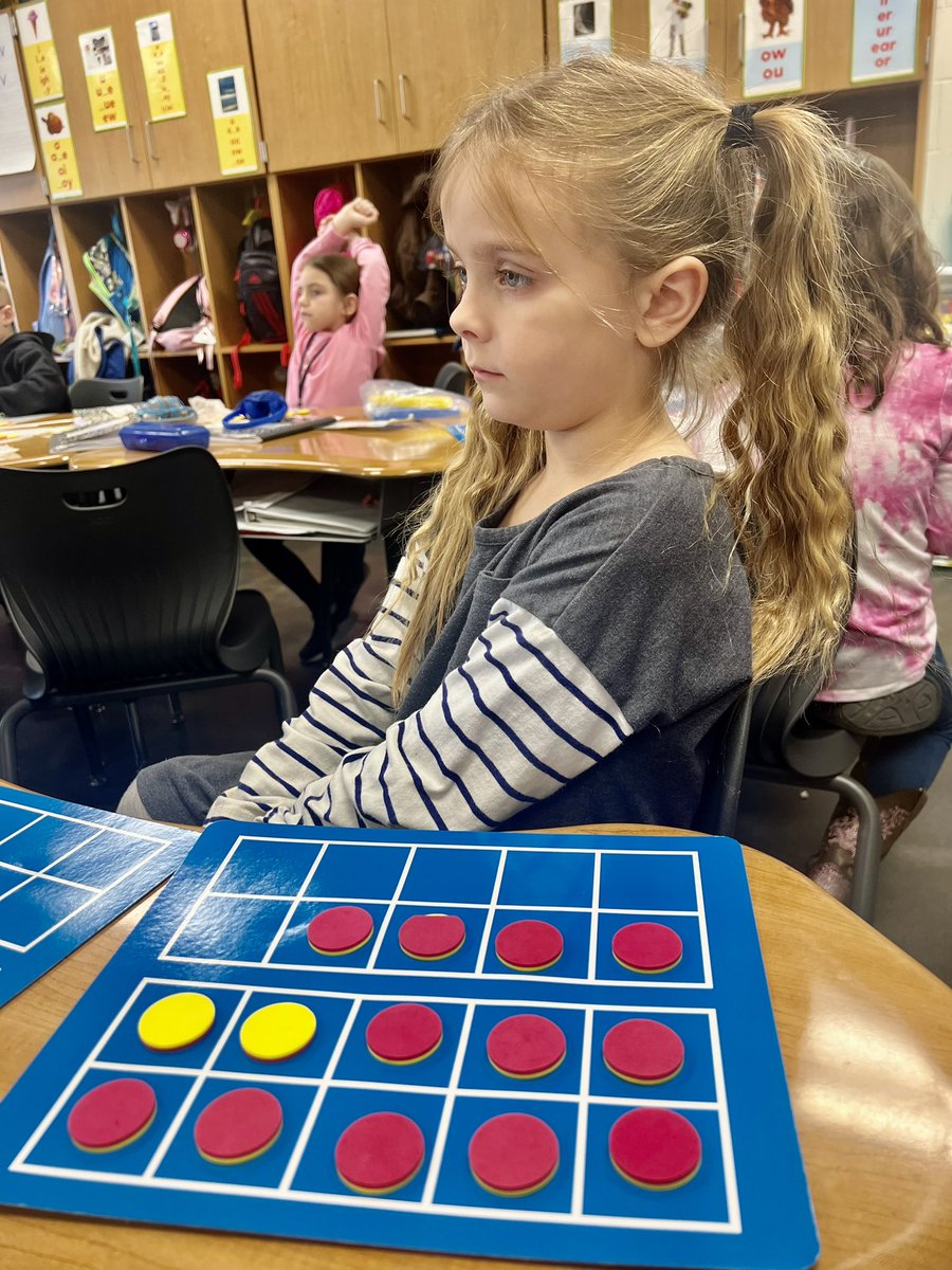 CarlenaSheeran's tweet photo. Math fun in Missy Nall’s 1st grade classroom @ceciliavalley as the students use ten frames to add 3️⃣ numbers together. 👫🏽 They solved the problems their way & explained their thinking. 🗣️🧠 #HCSBetterTogether #Math #StudentDiscussion https://t.co/0d3McJ4lkY