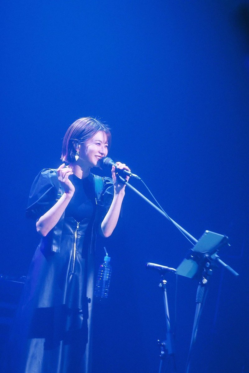 Nonana72's tweet image. 今回衣装に注目してもらえることも多くて嬉しいです☺︎ 私もお気に入り。例え髪を振り乱して暴れたとしても型崩れしないよ！

#sumika
#TentoTen