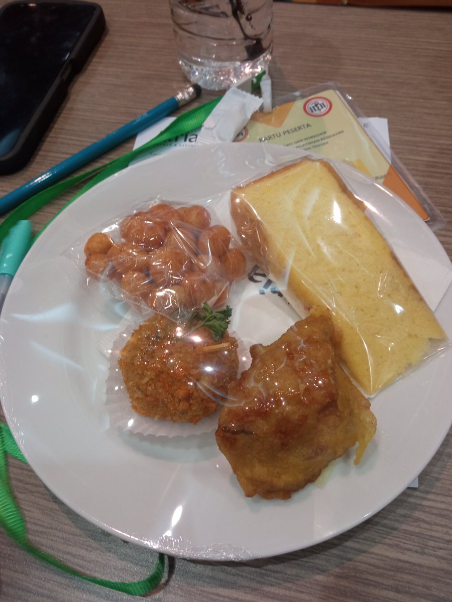 NAN________'s tweet photo. Atria hotel https://t.co/B5aPEco4Zw