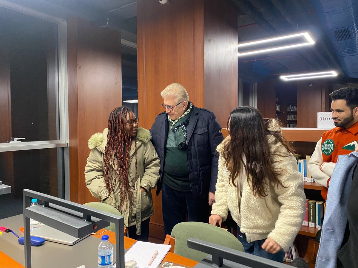drmaydin's tweet photo. Gecenin bir saati.
İAÜ Bilgi Merkezi.
Gururumuz öğrencilerimiz.
Allah zihin açıklığı versin.
⁦@IAUKampus⁩ 
⁦@bilkolejleri⁩ https://t.co/w0m5cz7VaP