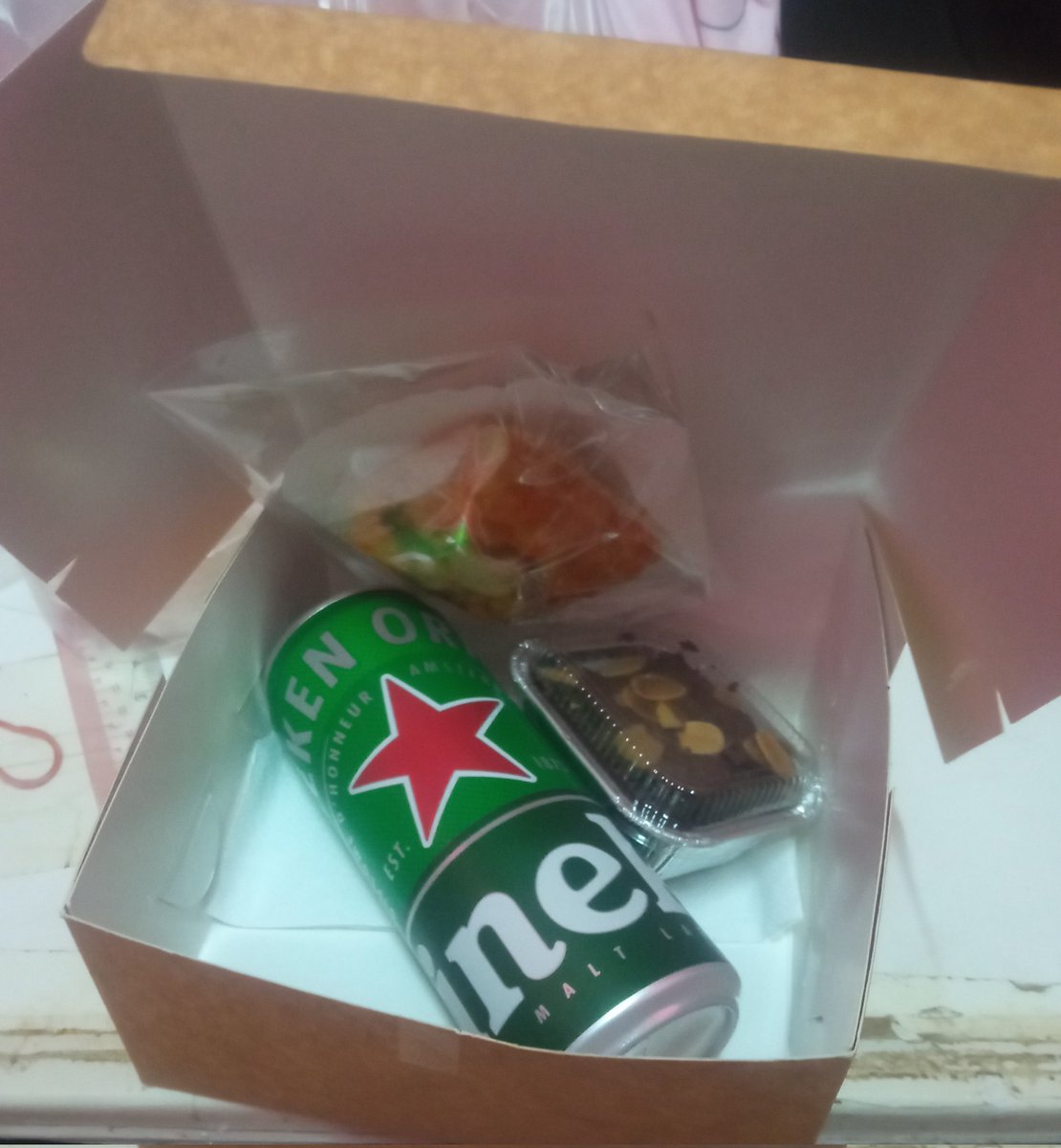 matmee_hori's tweet photo. เผื่อคนสงสัยว่าในงานพี่เซให้กินอะไร
:
#PRESSSTART2023
เผลอเอากลับมาด้วย5555 https://t.co/kHByGH3RXv