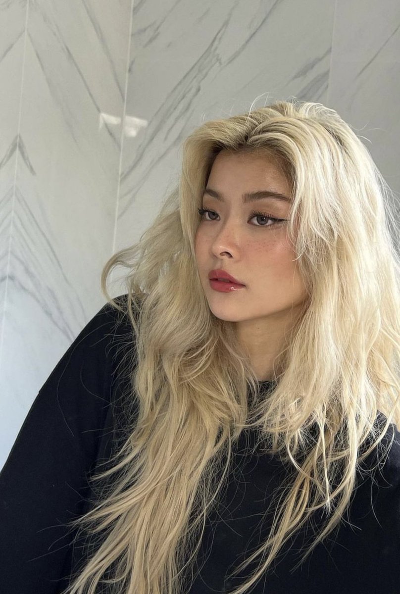 chega uma hora que o que resta é aceitar o cabelo do jeito que ta e pronto. bom dia moots