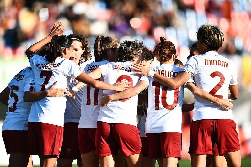 ASRomaData's tweet photo. Vittoria 7-1 ieri per l'#ASRomaFemminile a Firenze

#FiorentinaRoma 1-7
⚽️ #Andressa (x2) #Greggi #Haavi #Kramzar #Cinotti #Giugliano 

Tiri (nello specchio) 7-32 (2-15)
xG 1.1-3.9
xGoT 1.0-4.4
Possesso palla 34%-66%
Precisione 75%-87% https://t.co/UXQgiJ3vwH