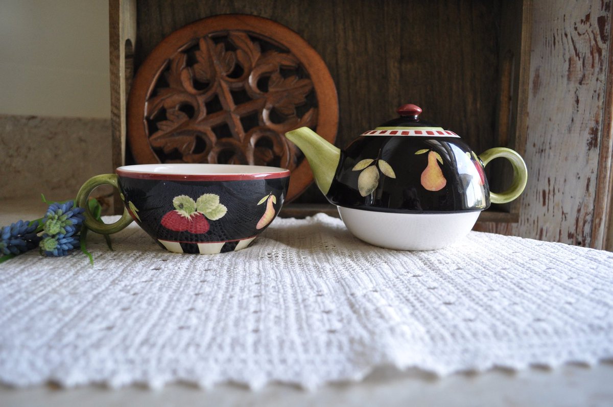 janntcoles1's tweet image. Excited to share this item from my #etsy shop: Debbie Mumm Tea for One Set Classic Fruit Bowl #debbiemumm #teaforone #classicfruitbowl #teaset etsy.me/3XuTHpl