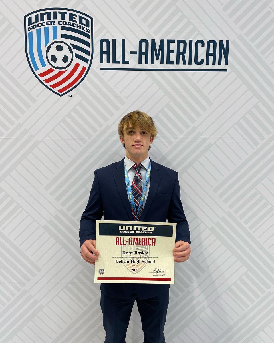 BearsSoccer10's tweet photo. Drew Roskos was recognized as an All-American at the @unitedsoccercoaches convention in Philadelphia this weekend! 🐻⚽️🏆😤#2X @DrewRoskos https://t.co/rAr4H5dp7c