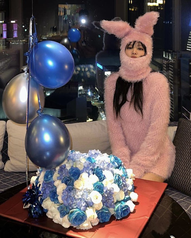 firejennie's tweet photo. blue roses forever 💙

JENNIE RUBY JANE DAY
#TheIconJENNIEDay
#오늘생일인_걔가_나야_제니 https://t.co/zYUCYQ4RlT