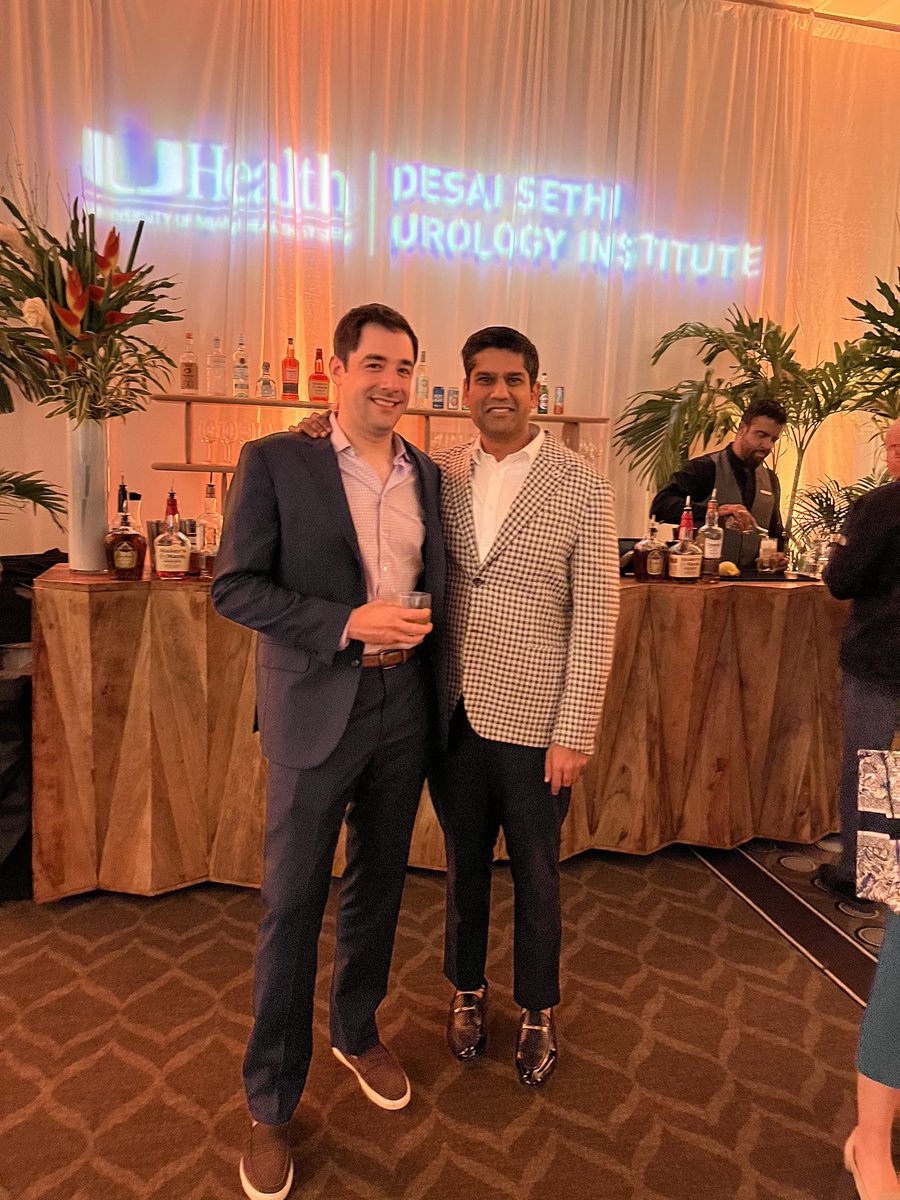 Nassau_MD's tweet photo. Great to catch up with colleagues at the @dsui_miami_uro inaugural #DSUIontheBeach23 dinner.
Thanks to hosts @dipenjparekh @brunonahar @raveensyan for having me.
The #PedsUro department in Miami is lucky to be a part of and have the unwavering support of the #DSUI institute! https://t.co/pUiB0fzUZ3
