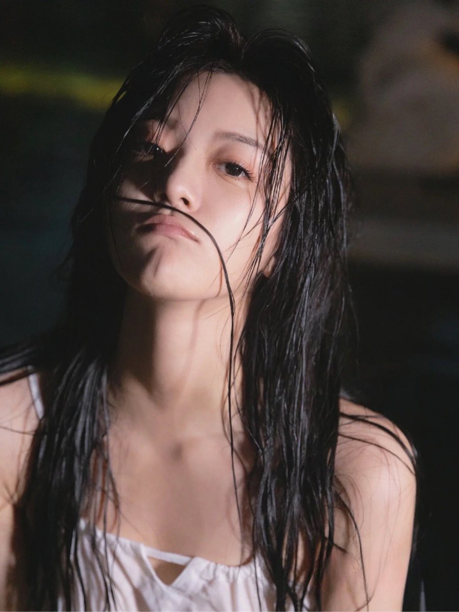 Cmersss's tweet photo. 失眠了 https://t.co/f2xW5u10pi